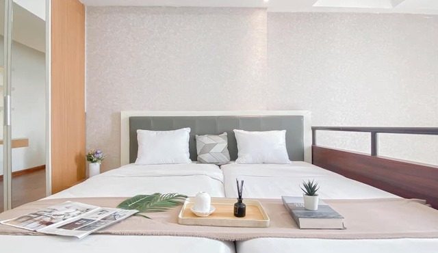 Contemporary Studio Loft Apartment At Park View Condominium