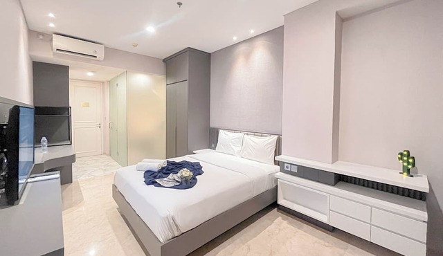 Minimalist Look Studio Apartment At Art Deco