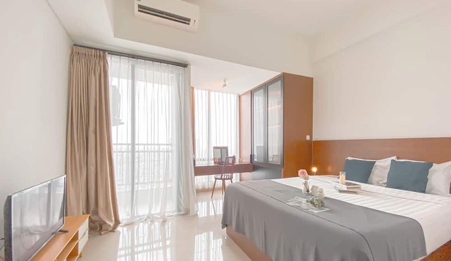 Strategic And Homey Studio At Lrt City Bekasi Apartment