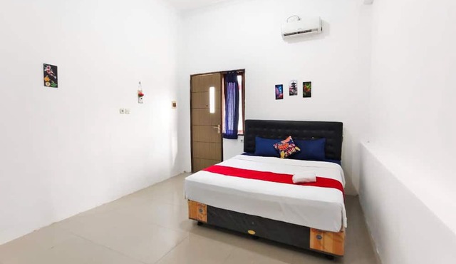 TwoSpaces Living at Bypass Homestay, Mojokerto