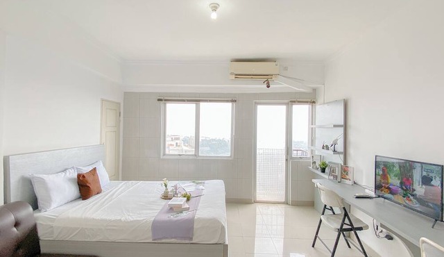 Warm And Good Studio Room At Park View Condominium Apartment in Depok