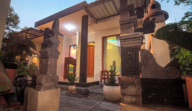 Morobudur Guesthouse