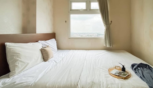 Strategic And Homey 2Br Green Pramuka Apartment