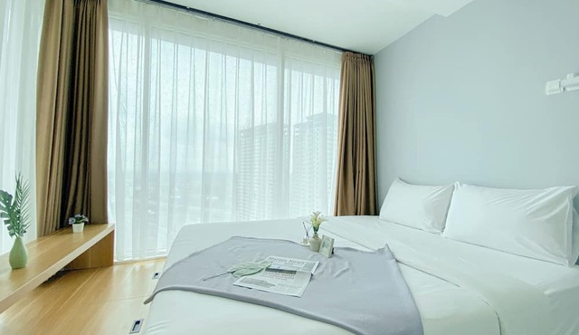 Comfort And Spacious 2Br Grand Kamala Lagoon Apartment
