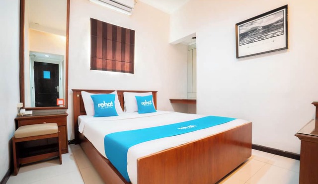 Rehat at Hotel 10 Buah Batu