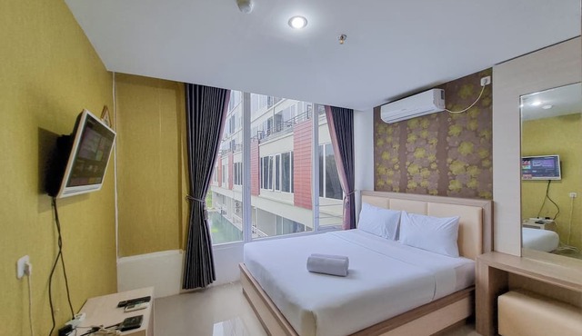 Elegant And Spacious 2Br Loft Green Park Yogyakarta Apartment