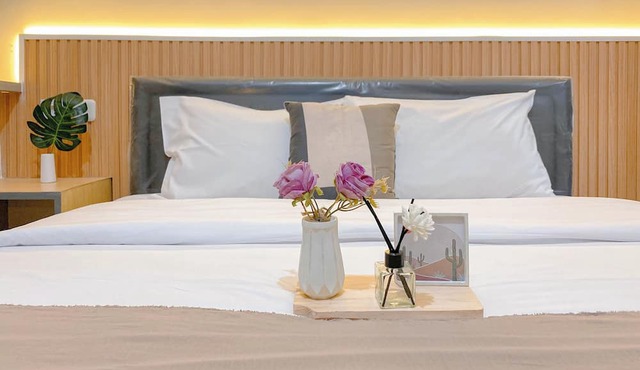 Restful and Homey Studio at LRT City Jatibening Apartment