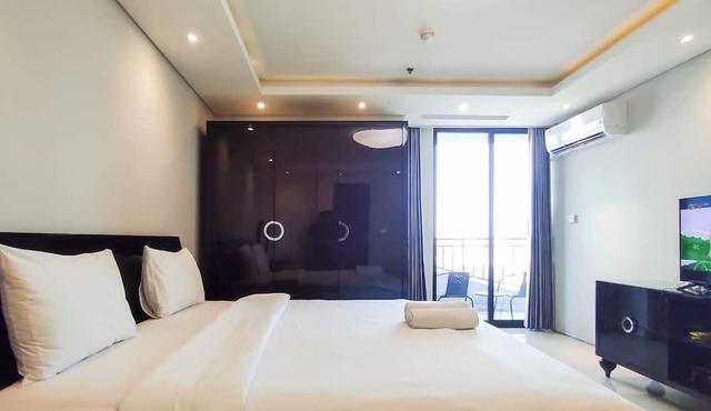 Premium and Restful 3BR in City Center at Kondominium Regensi Apartment
