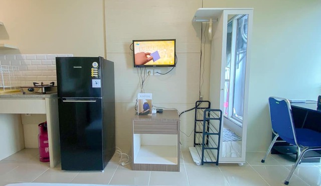 Homey And Best Place Studio Tifolia Apartment