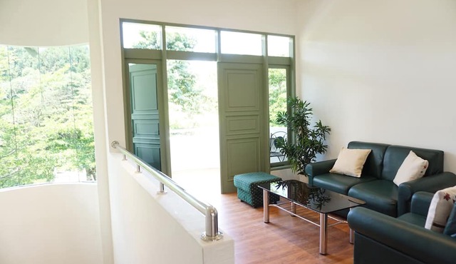 Riverdale Villa