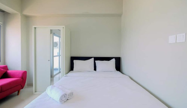 Cozy And Restful Studio Lrt City Sentul - Royal Sentul Park Apartment