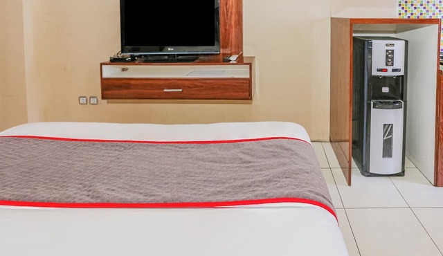 Hotel O Ciputat Near Apartment Green Lake View Ciputat