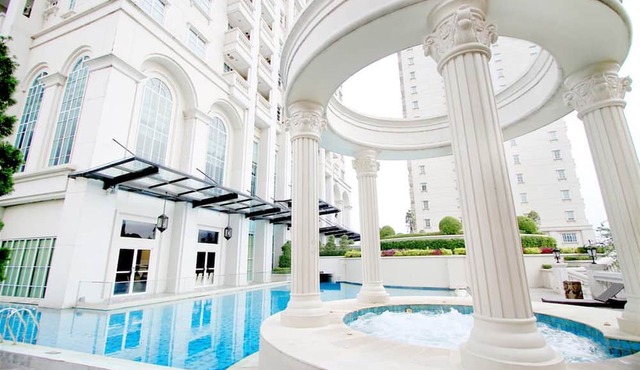 Best Homey And Strategic Studio At Bellezza Apartment in Jakarta