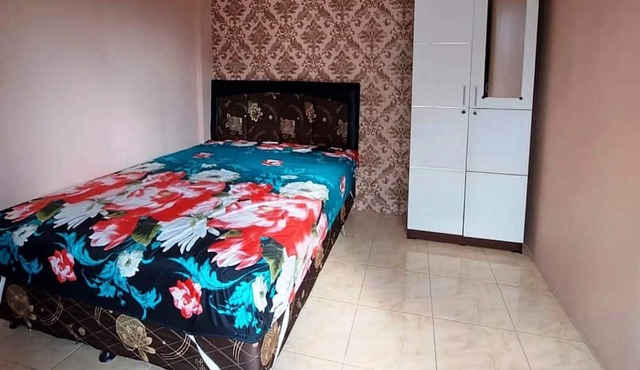 Hotel O Guest House Bu Iin Syariah