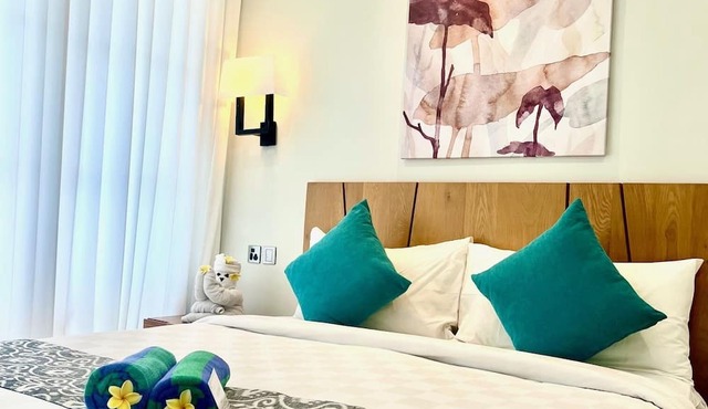 The Bay Sunflower Apartment