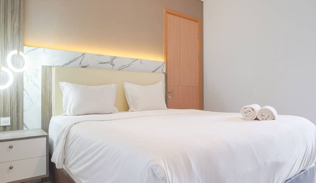 Comfort And Modern Look 2Br At 26Th Floor Samara Suites Apartment