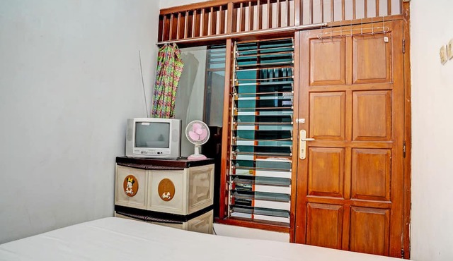 SPOT ON 93475 Garuda Homestay Syariah in Sukabumi