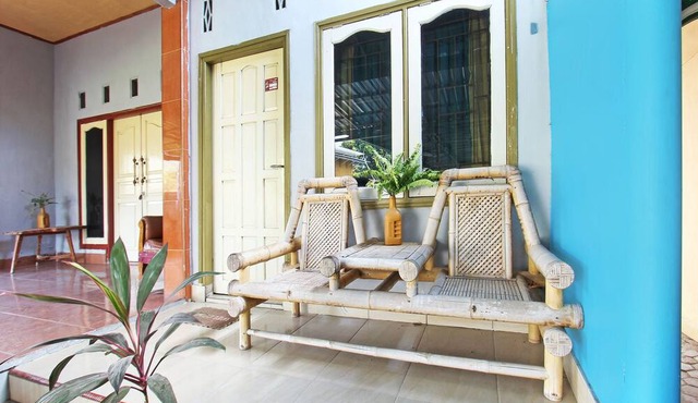 OYO Life 92960 Rumah Kos Kita