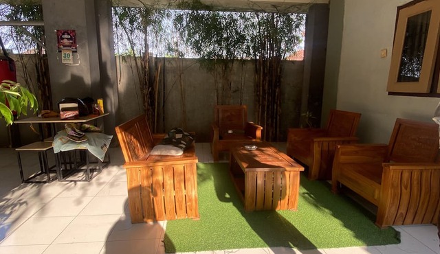 OYO Life 93258 Kos Sahabat