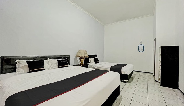 Capital O 1362 Ciliwung Guest House Syariah