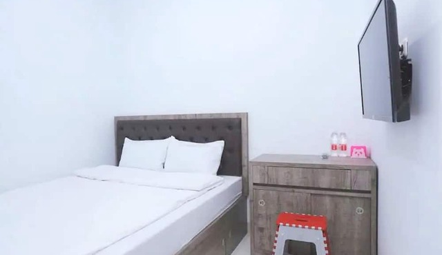 OYO Life 92883 Kost Ratana Cengkareng Syariah
