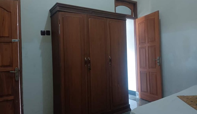 OYO 93425 Homestay Anisa in Gerung