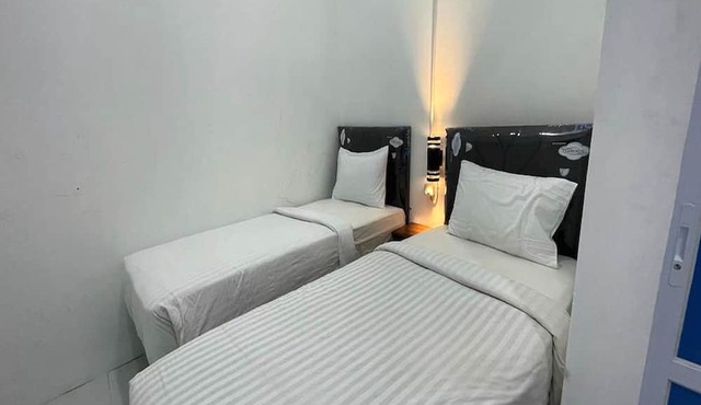 OYO 93311 Pesona Orange Homestay in Padang