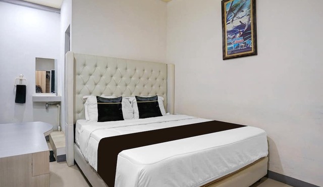 Stylish DBL Suite Escape W/Free Wifi and Parking in Banda Aceh