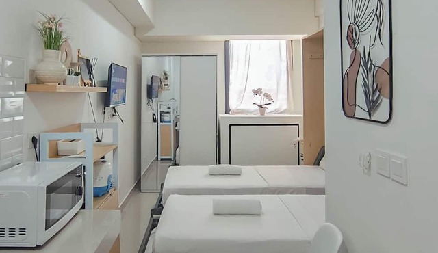 Neat And Warm Studio Room At Apartment Bandaraya - Tallasa City Makassar in Makassar