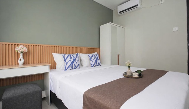 Cozy Living 2Br Nifarro Park Apartment