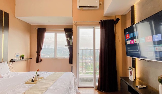 Wooden Touch Studio Room At Apartment Lrt City Sentul - Royal Sentul Park