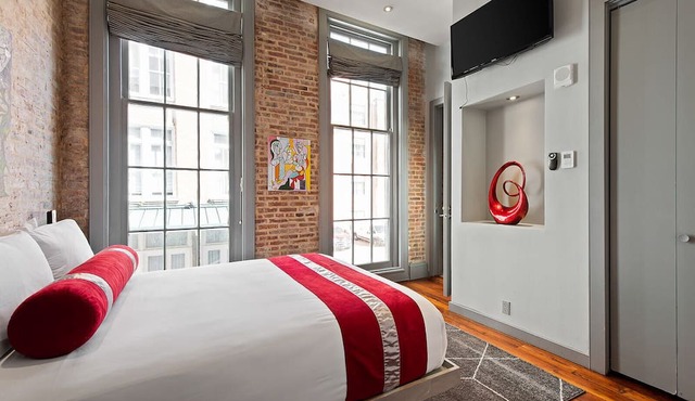Luxury Condo w Heated Pool & Hot Tub Near French Qtr, Great for Families, Groups in New Orleans