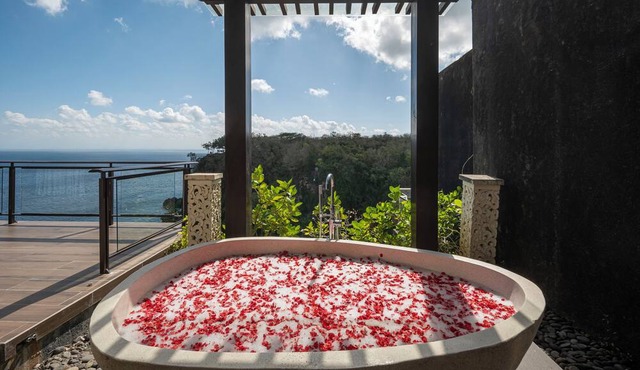 By The Cliff Bali Villa