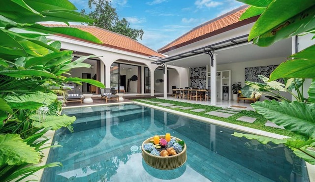 Brand NEW Villa+Amazing Jungle View+Huge Pool+4BDR in Kecamatan Kuta Utara