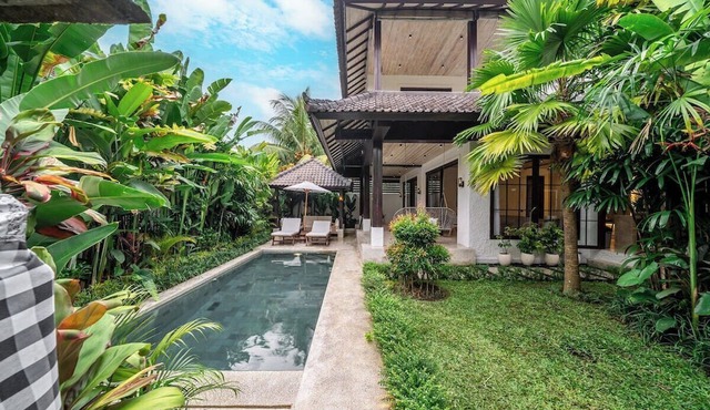 Putri Salju - Tropical 2BR Villa w Huge Garden+Patio Lush Ubud in Kabupaten Gianyar