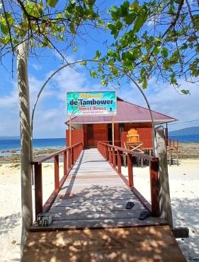 de Tambower Guest House Arborek Raja Ampat in Airborei