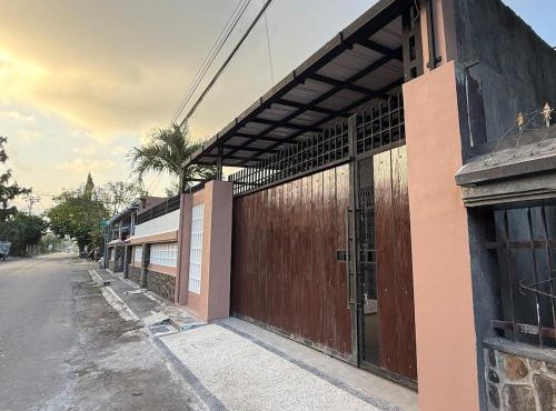 Rumah Kemuning 2, Mataram in Mataram