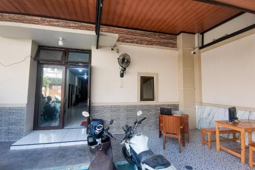 RedDoorz near RS Sari Asih Karawaci