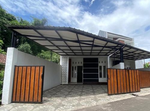 OYO 95348 Kost Baituna Syariah