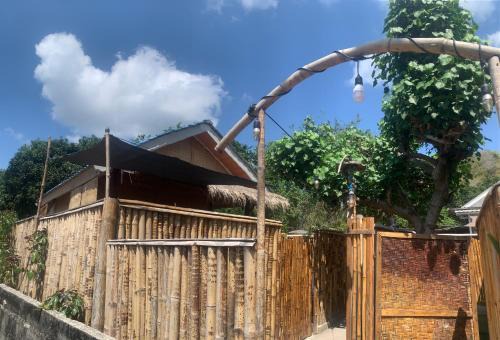 Domdom guest house in Gili Gede