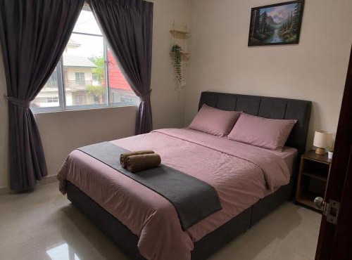Adit Pwk guest house in Kedaton