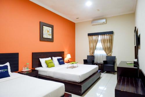 Urbanview Solo Tiara Hotel in Grogol