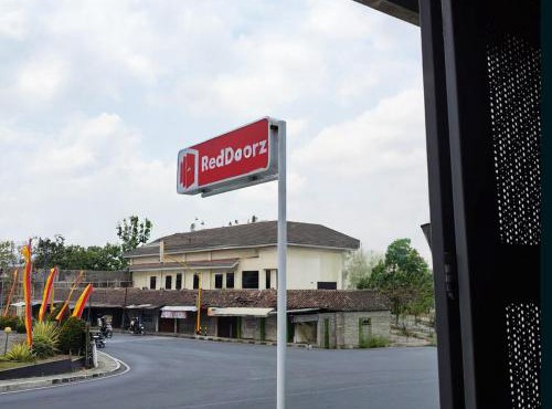 RedDoorz at Poerto Lemon Guesthouse Alun Alun Wonosari in Wonosari