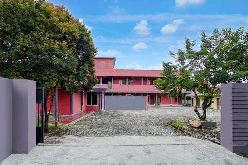 Hotel O near Urip Sumoharjo Hospital formerly Yasmine Guesthouse Syariah in Bandar Lampung