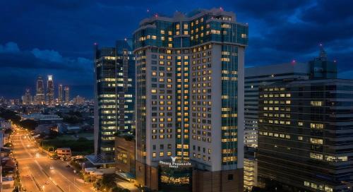 Menara Peninsula Hotel