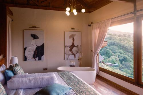 Villa Layan Hillside Residency with views and infinity pool in Amed in Ambat