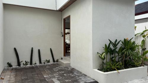 Modern 1BR Pool Villa-Walk to Beach-Central Legian in Legian