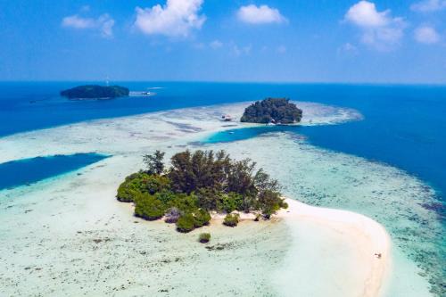 Pulau Macan Eco Lodge