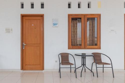 RedDoorz Syariah near Ciledug Station in Cirebon