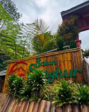 Cozzy Saung Singkur Riverside
